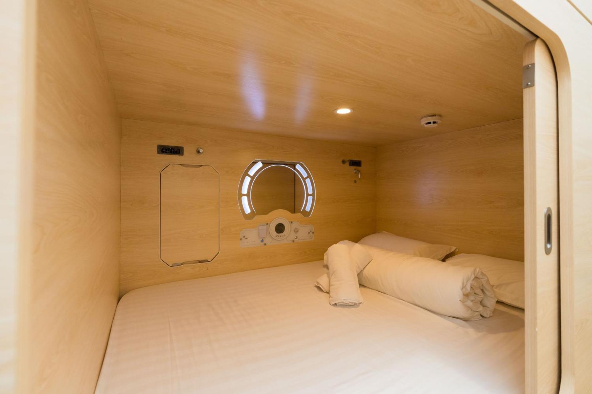 Luma Nest Capsules เซเรมบัน ภายนอก รูปภาพ